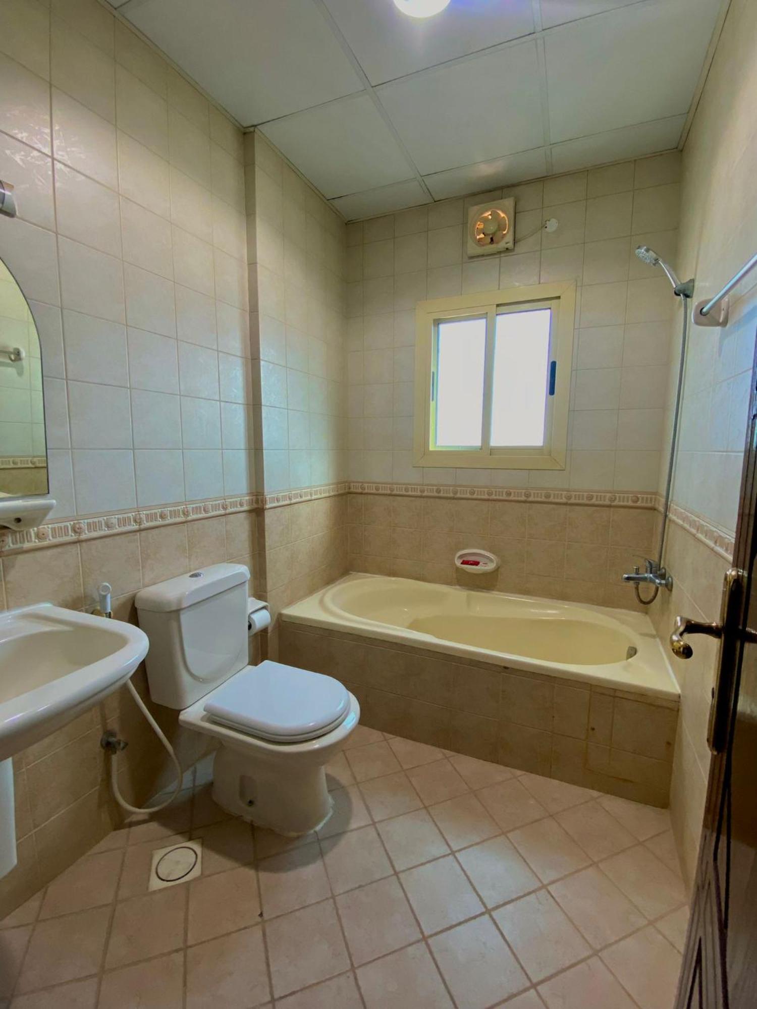 Al Misrea Tower Appartement Manamah Buitenkant foto