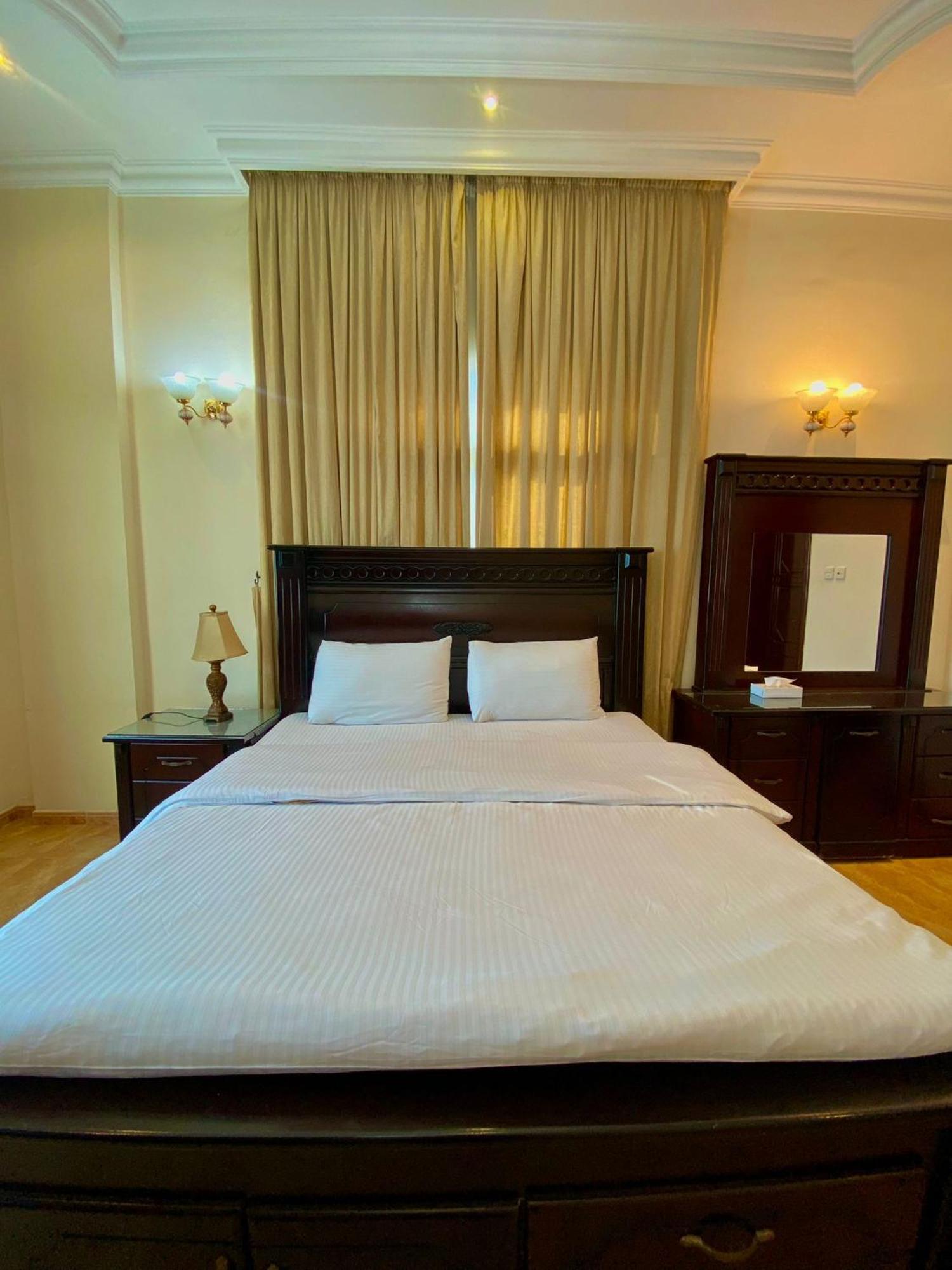 Al Misrea Tower Appartement Manamah Buitenkant foto
